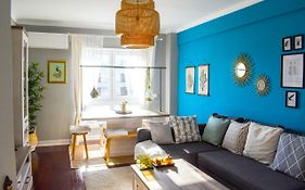 Lisbon Sky View 3Br Home + Near Airport + Free Parking